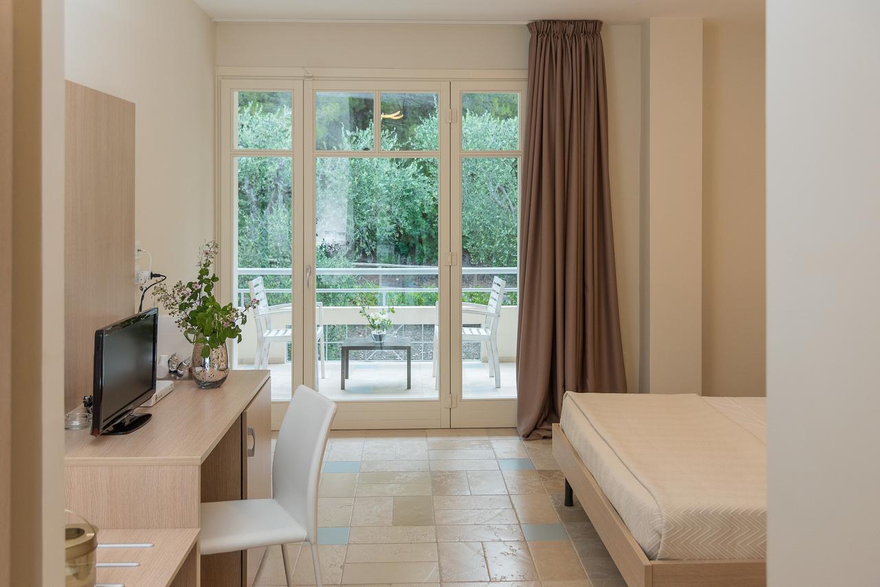 Baia Dei Mergoli Hotel Маттината Экстерьер фото